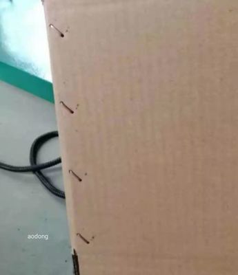 Máquina de costura de la caja serva doble del cartón